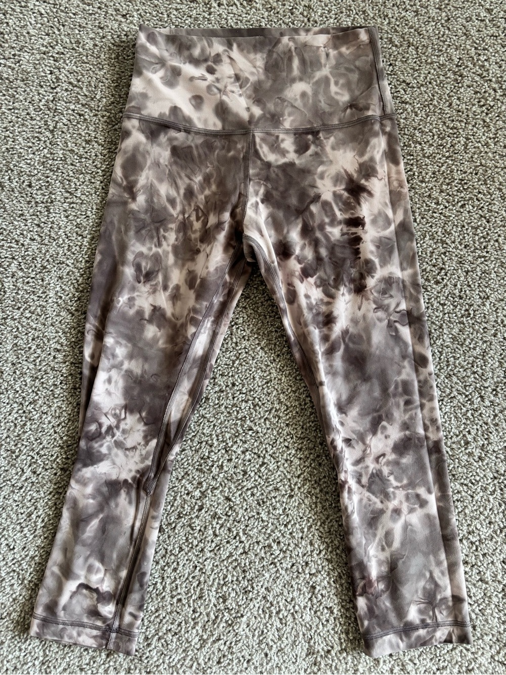 Lululemon Size 6 Align High-Rise Cropped Graphite Purple Diamond Dye Legging